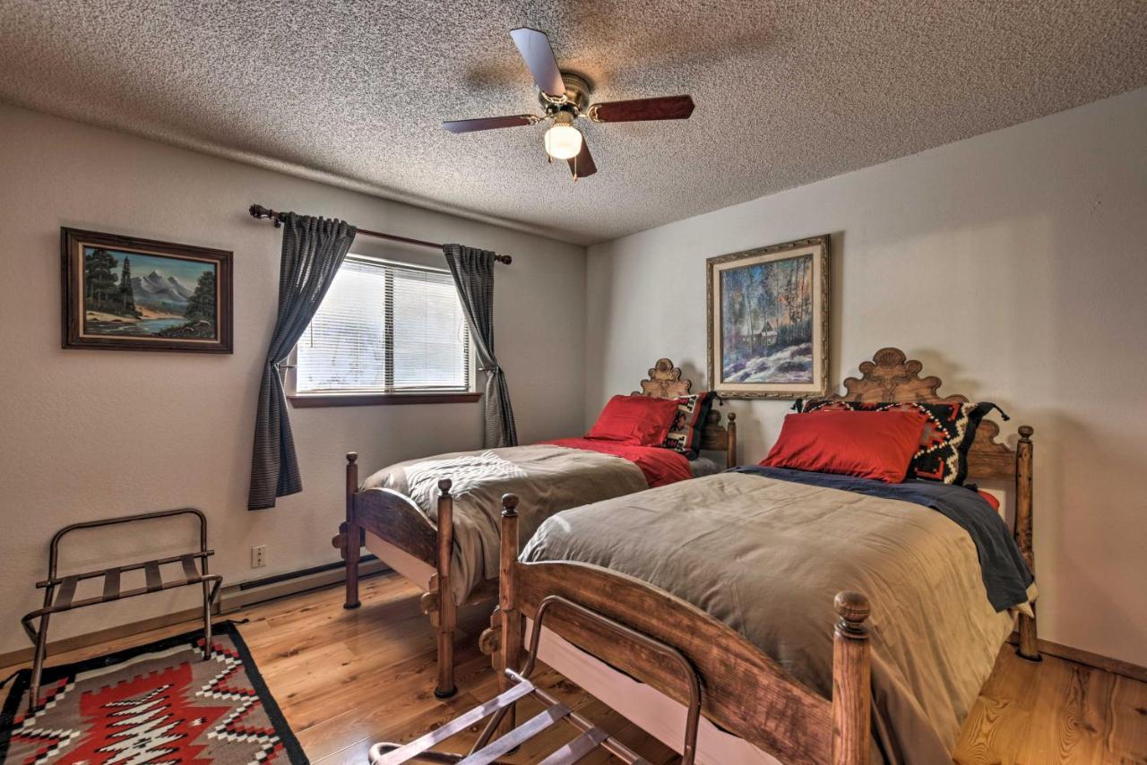Downtown Red River Retreat With Mtn Views And Yard Екстериор снимка