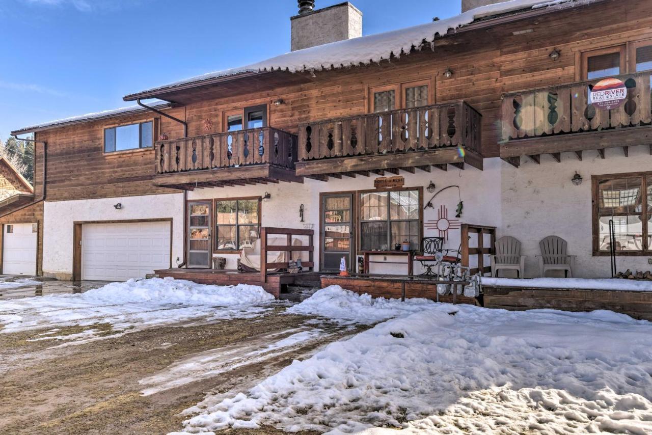 Downtown Red River Retreat With Mtn Views And Yard Екстериор снимка