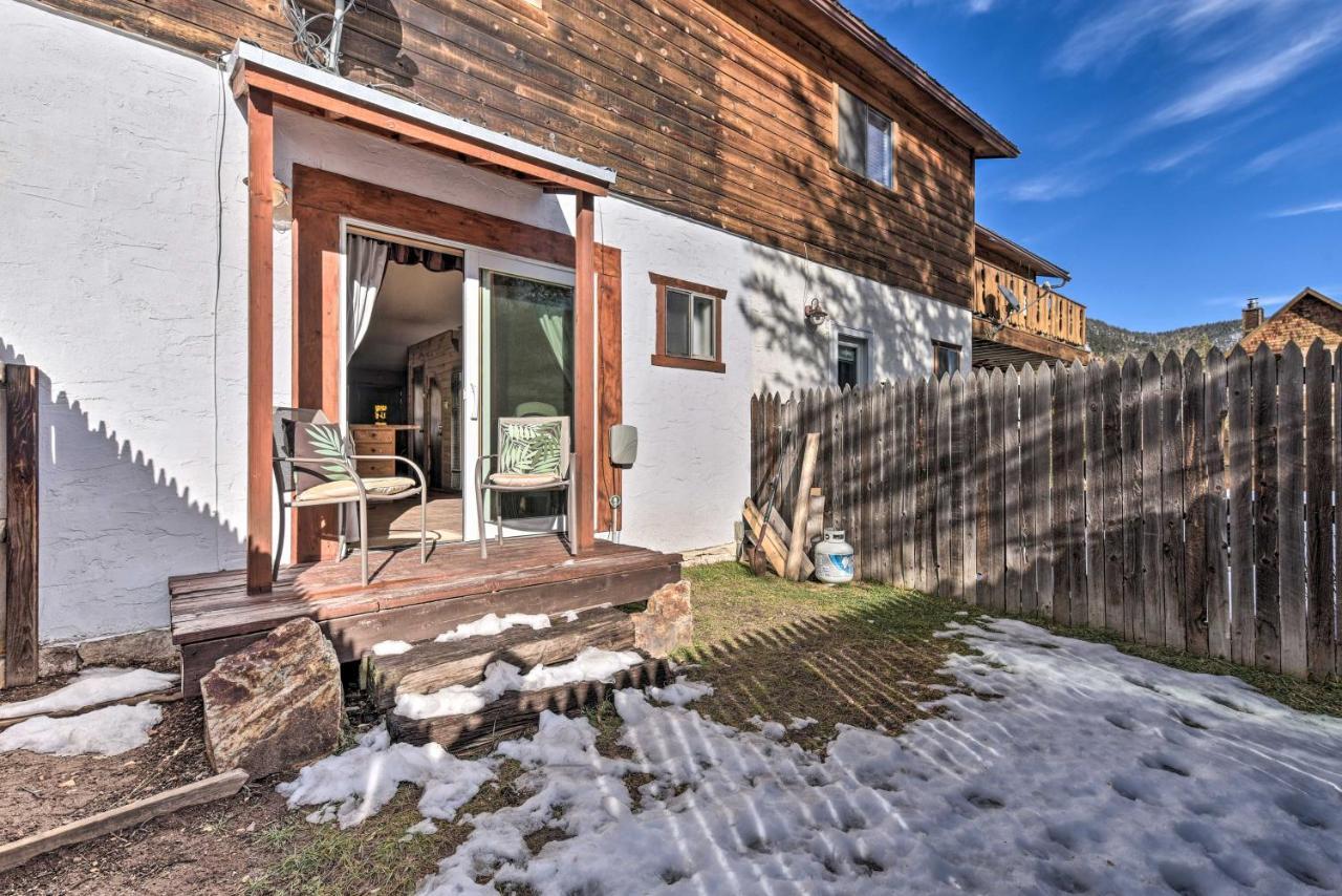 Downtown Red River Retreat With Mtn Views And Yard Екстериор снимка