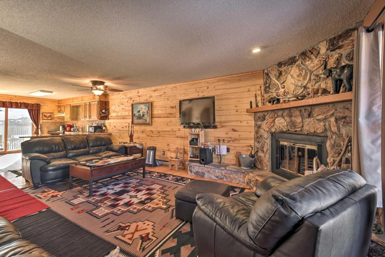 Downtown Red River Retreat With Mtn Views And Yard Екстериор снимка