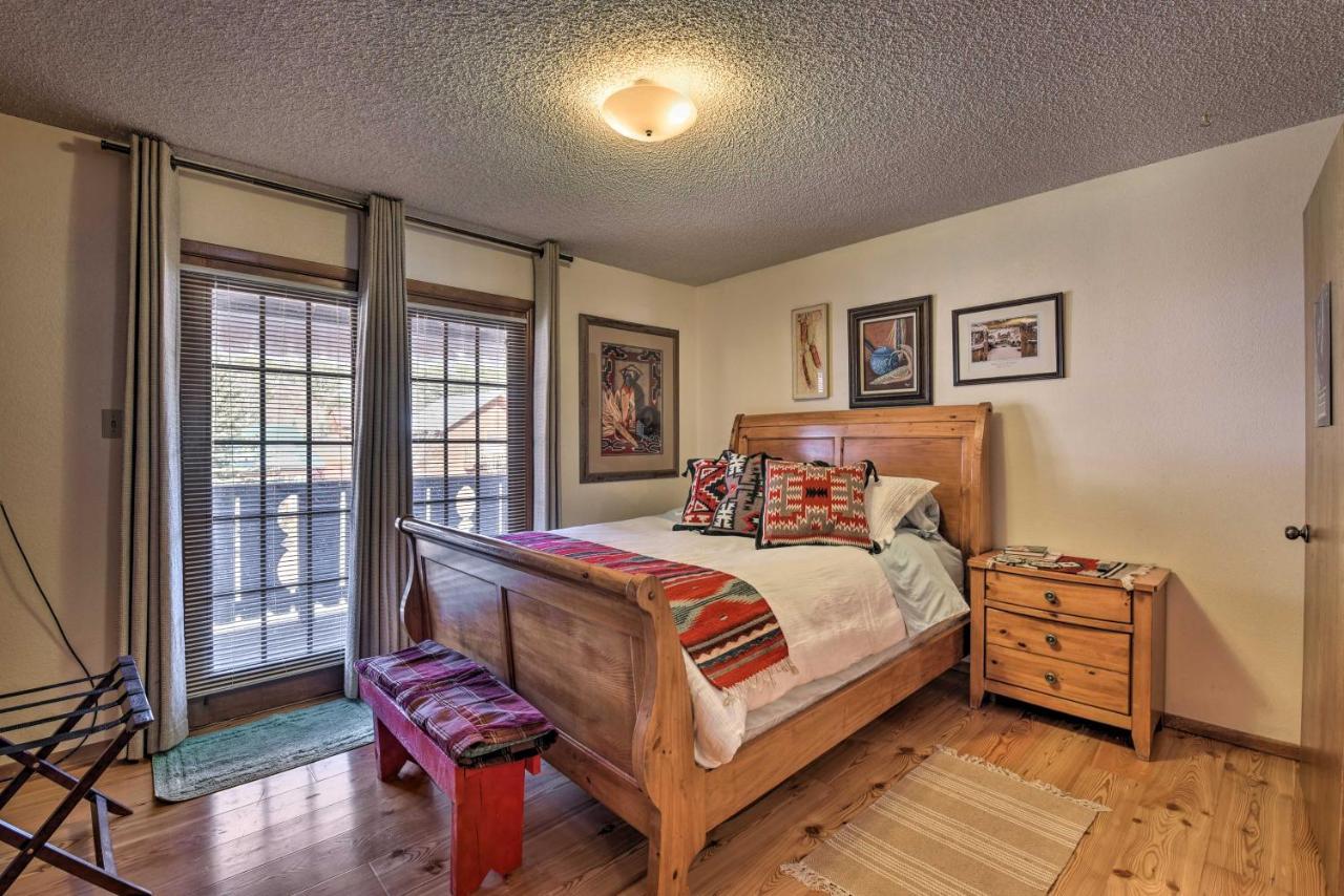 Downtown Red River Retreat With Mtn Views And Yard Екстериор снимка