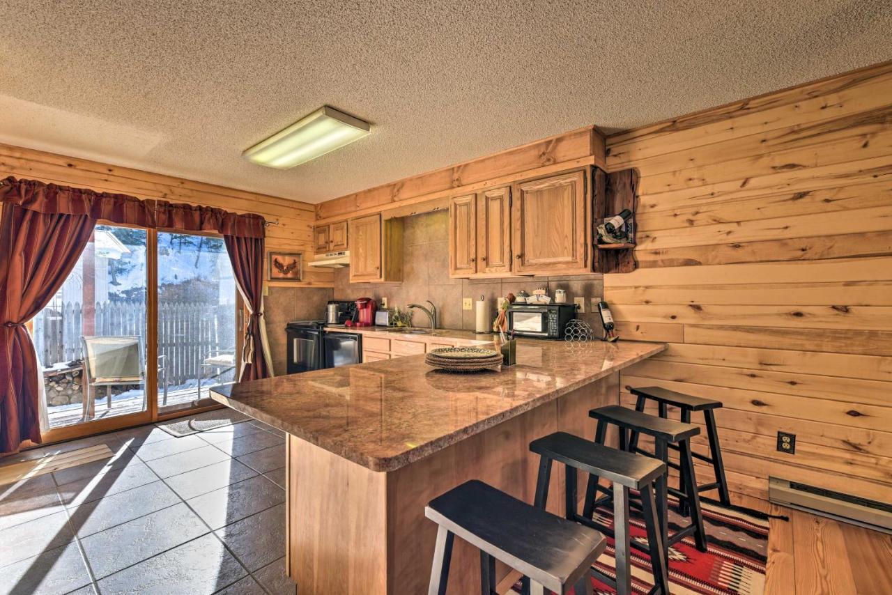 Downtown Red River Retreat With Mtn Views And Yard Екстериор снимка
