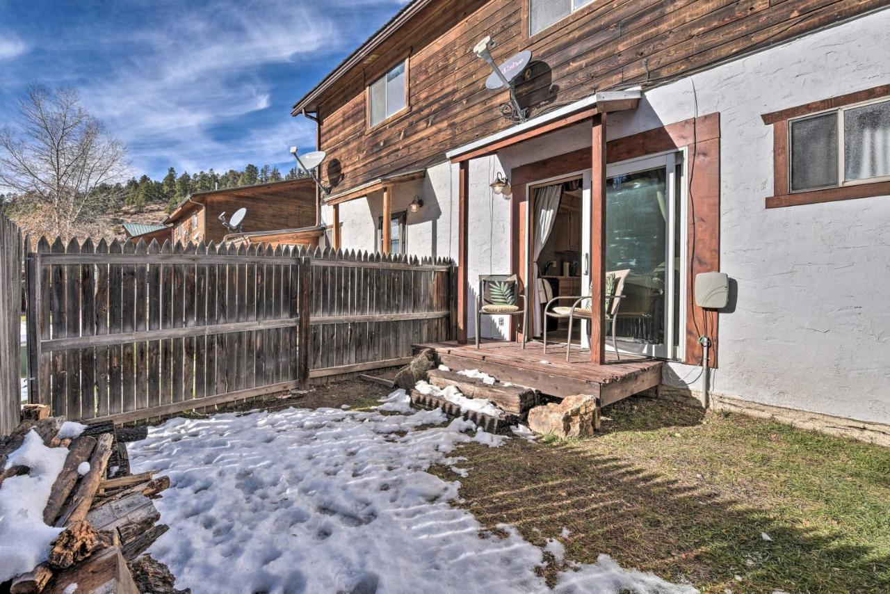 Downtown Red River Retreat With Mtn Views And Yard Екстериор снимка